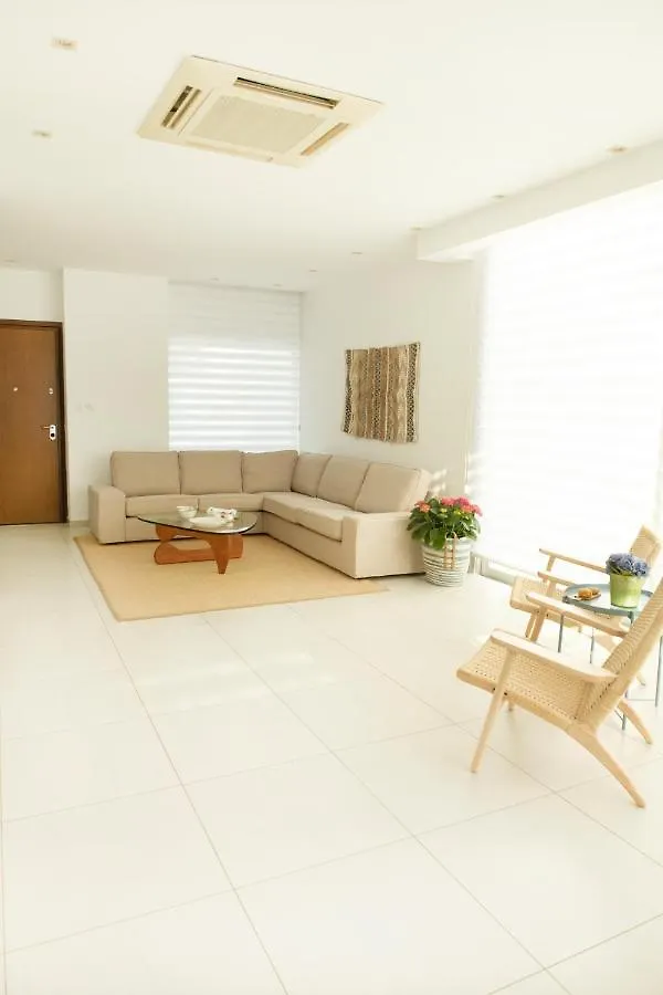 Touch Blue Residences لارنكا