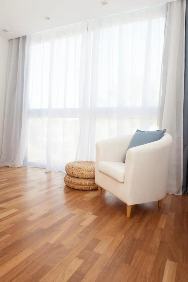 Touch Blue Residences لارنكا 0*,