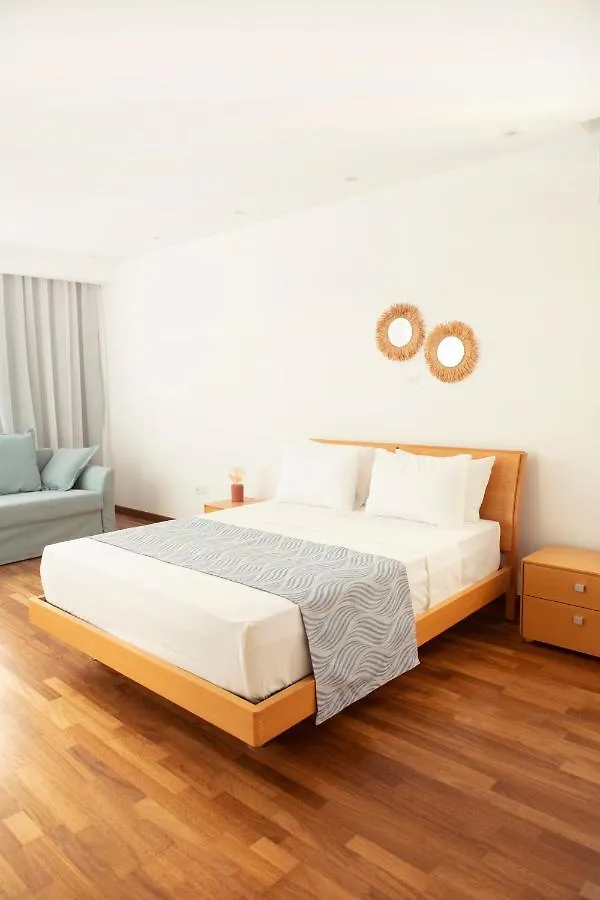 Touch Blue Residences لارنكا فيلة
