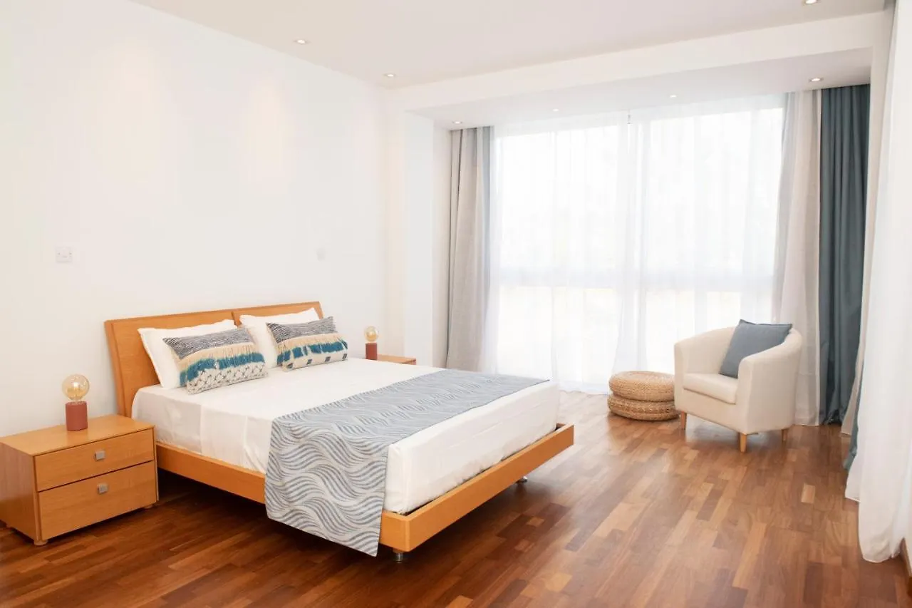 Touch Blue Residences لارنكا 0*,