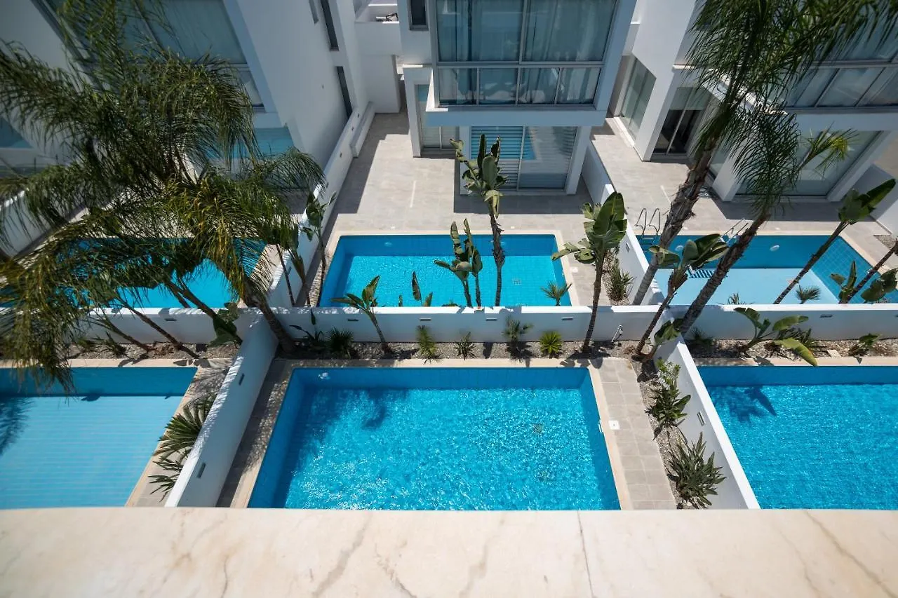 Touch Blue Residences لارنكا 0*,